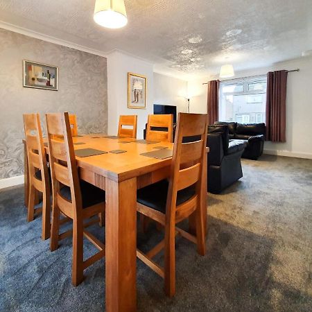 3 bedroom house Amazon M90 Dunfermline Edinburgh Buitenkant foto