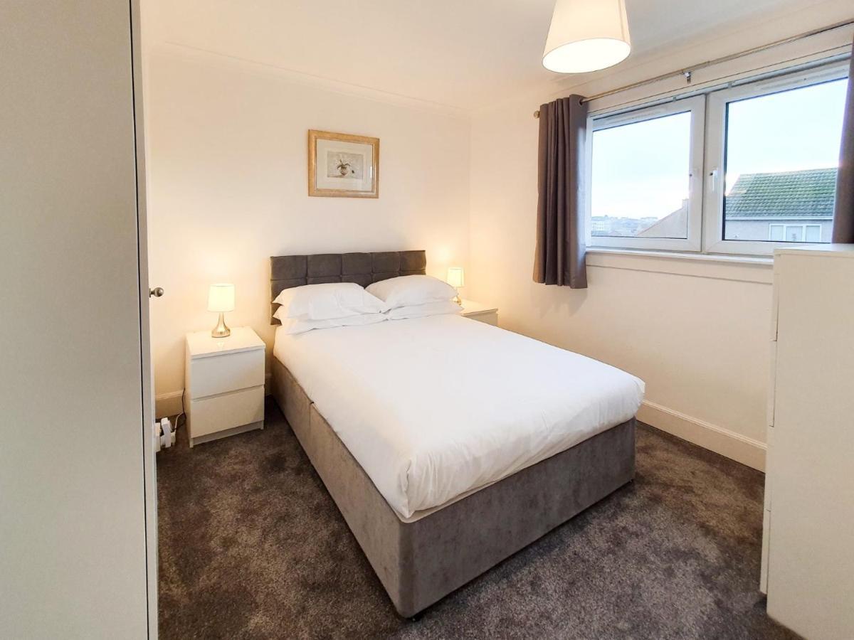 3 bedroom house Amazon M90 Dunfermline Edinburgh Buitenkant foto