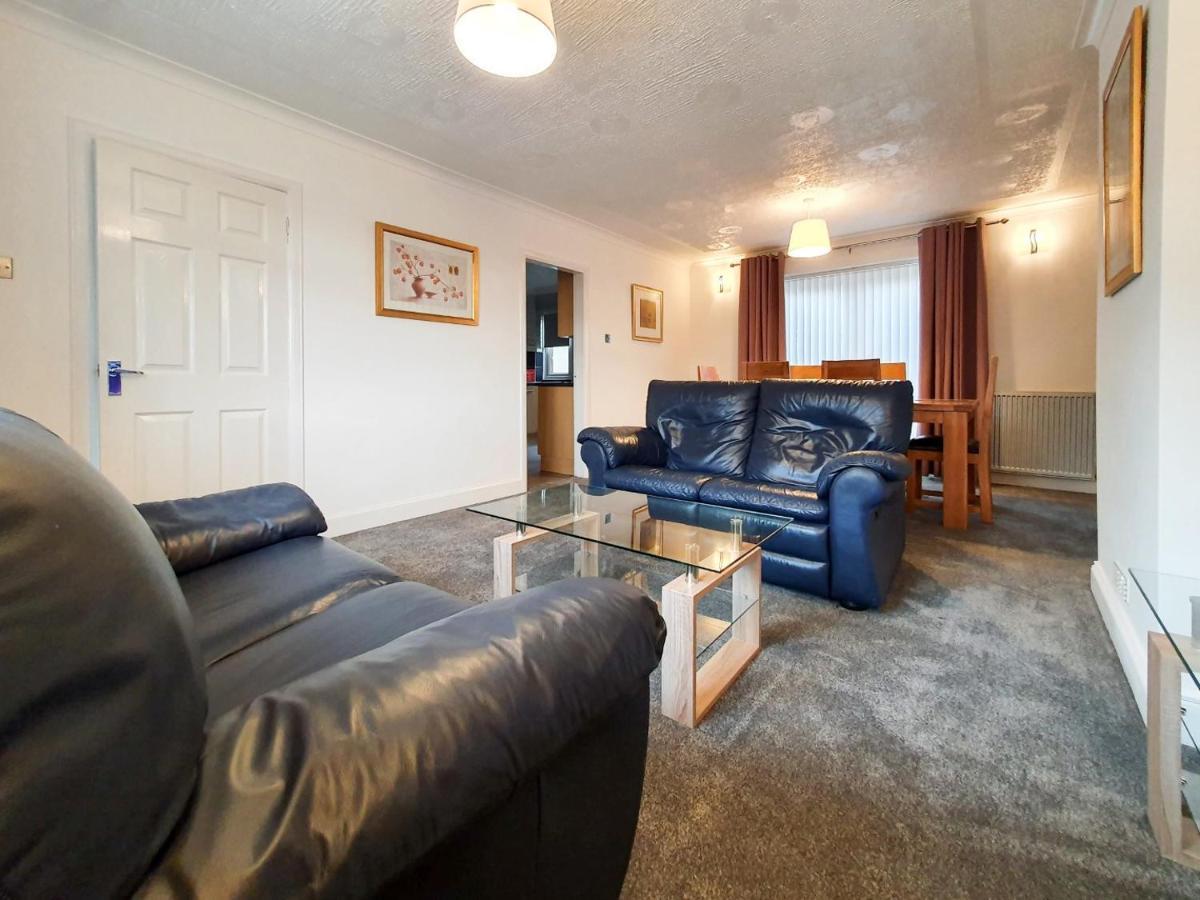 3 bedroom house Amazon M90 Dunfermline Edinburgh Buitenkant foto