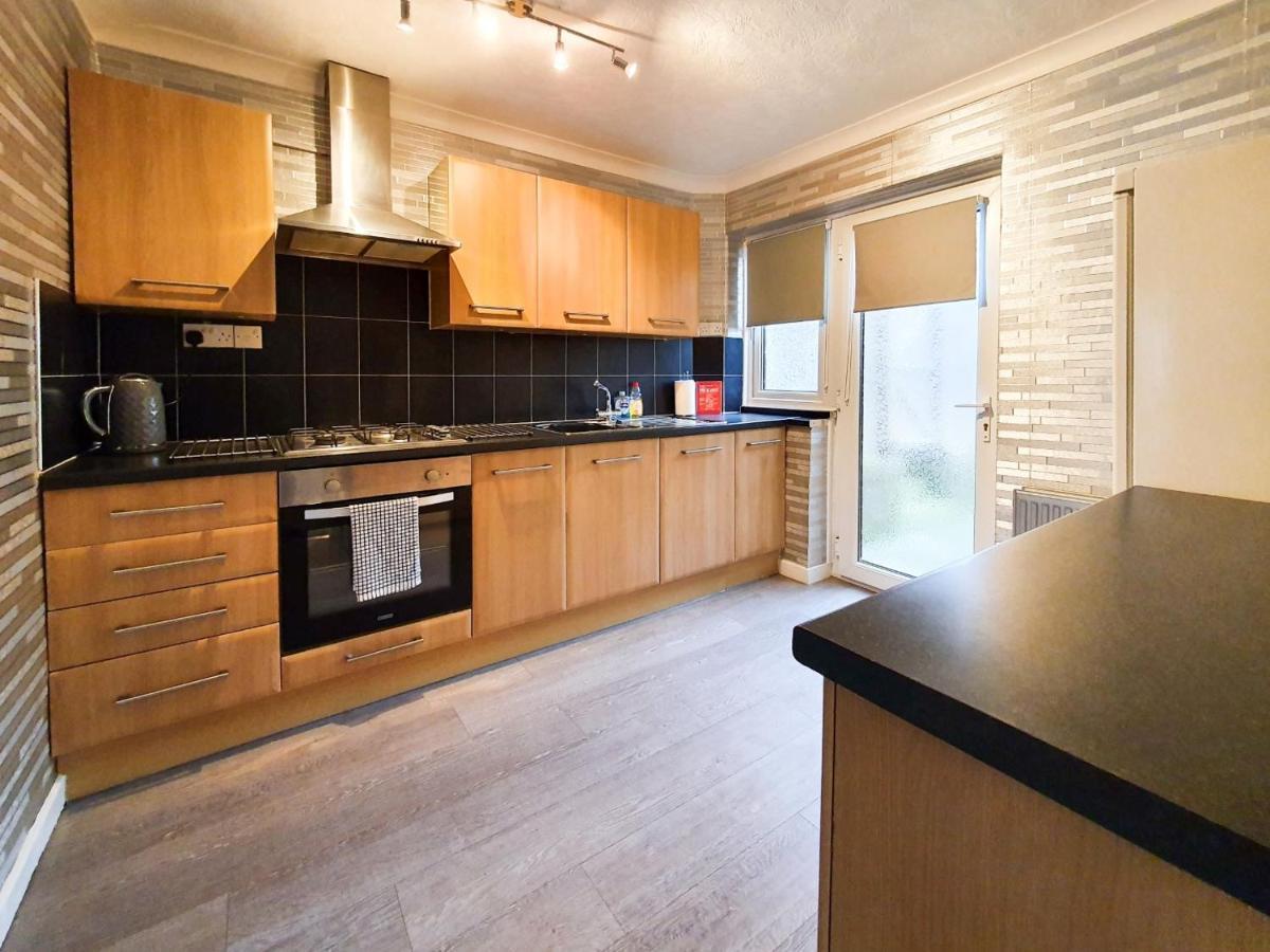 3 bedroom house Amazon M90 Dunfermline Edinburgh Buitenkant foto