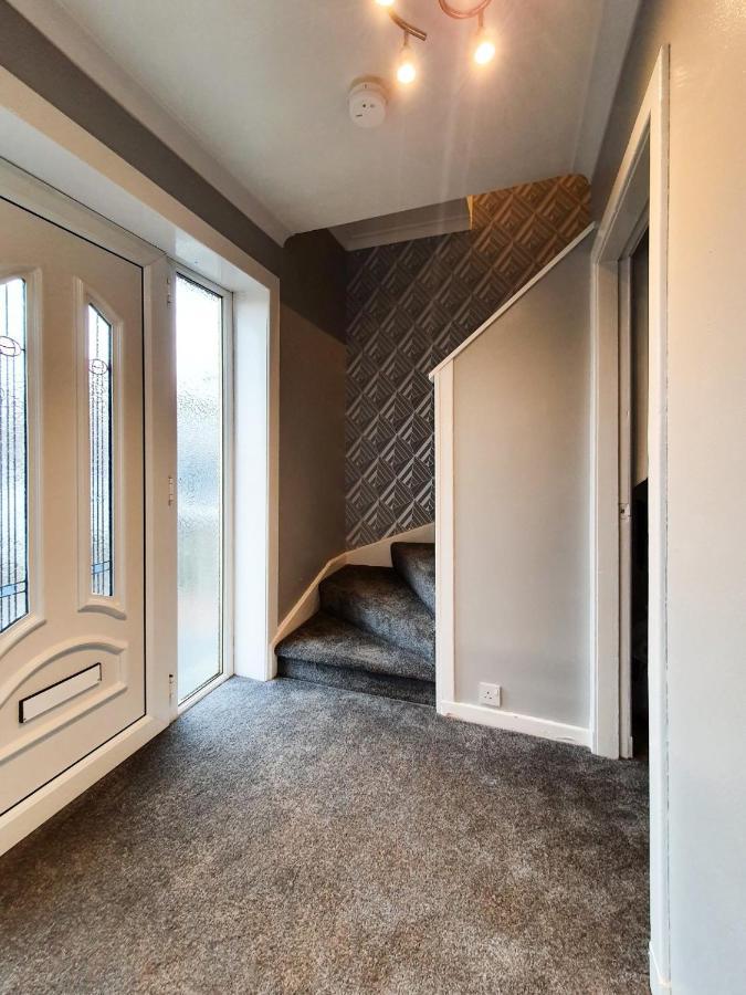 3 bedroom house Amazon M90 Dunfermline Edinburgh Buitenkant foto